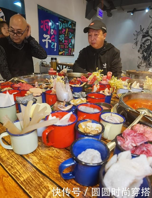 用茶缸子吃火锅,西安这家火锅有特色