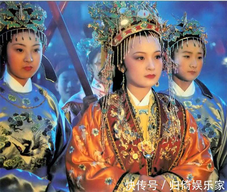 一举动#贾探春远嫁成为王妃,她比惨死的元春还要可悲,七个字说出答案