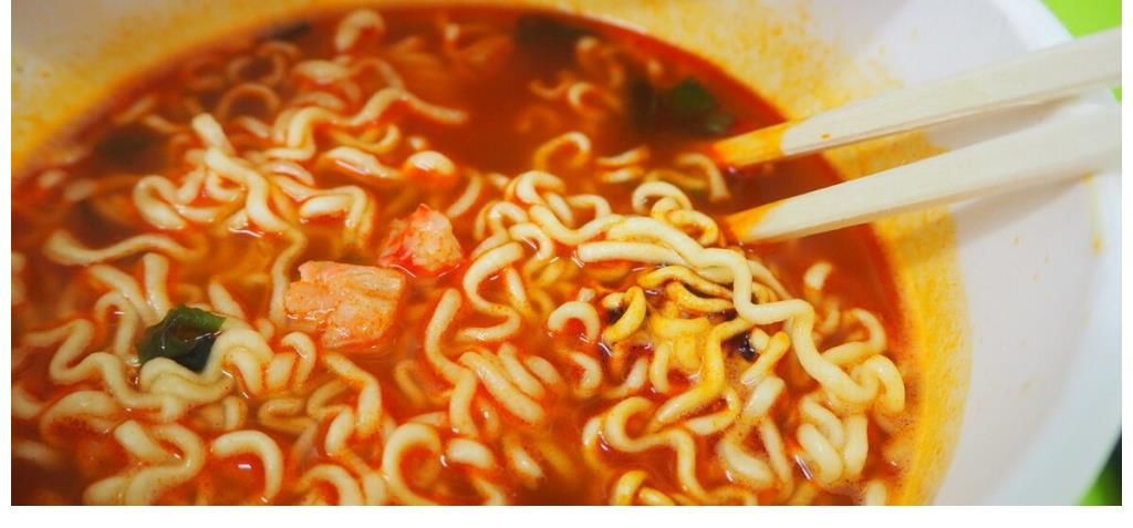 确诊|29岁男子确诊胃癌，半年后离世，提醒：4种食物少吃，伤胃不浅