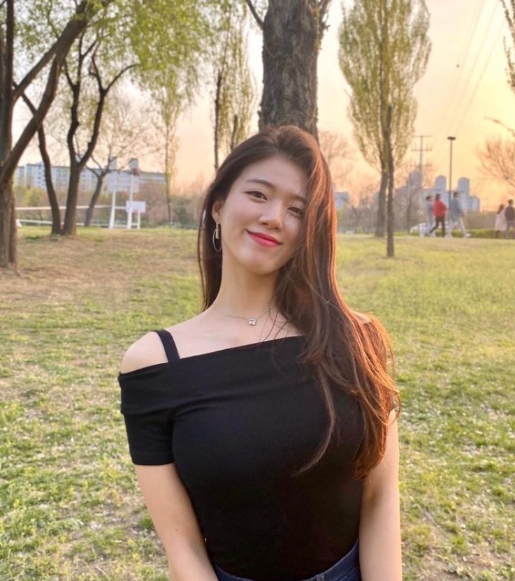 瑜伽|她是Ins上的瑜伽女神,黄金比例的身材惹人羡慕!