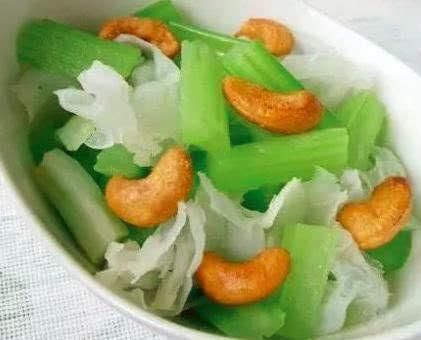 美食推荐：韭菜炒鸡胗，银耳西芹，蒜蓉孜然烤香菇，嫩滑鱼片的做法