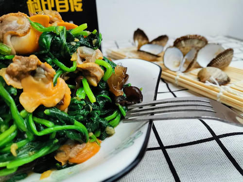  年夜饭，大鱼大肉吃腻了？教你一道凉菜，做法简单，能刮油助消化