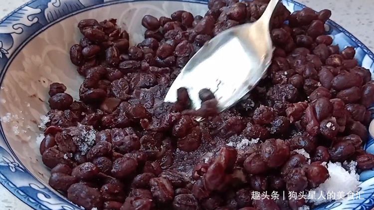 红豆酥饼的懒人做法，外面20块钱一斤，在家做成本不到5元，真香