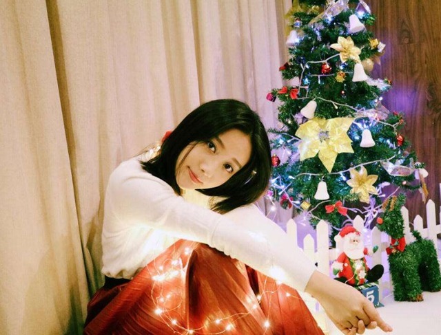 她因長得太美,在《非誠勿擾》觀眾席被星探發(fā)掘,搖身一變成明星