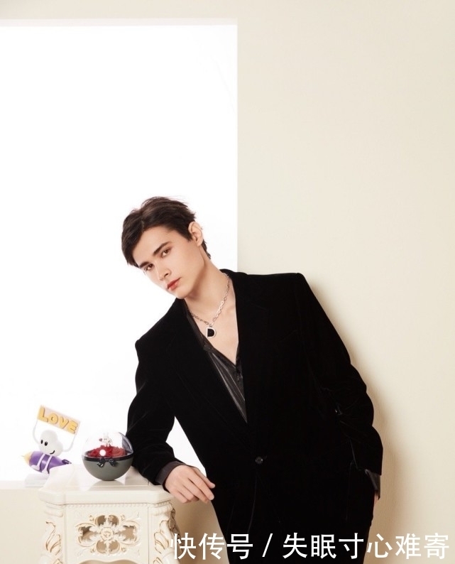 利路修|“笋丝”们利路修发福利来了,渔网装和光腿装你来不来看