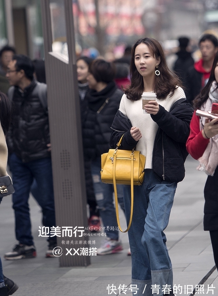 深色系|街拍：时髦都市美女灵活玩转穿搭，学习一下，下次自信满满去逛街