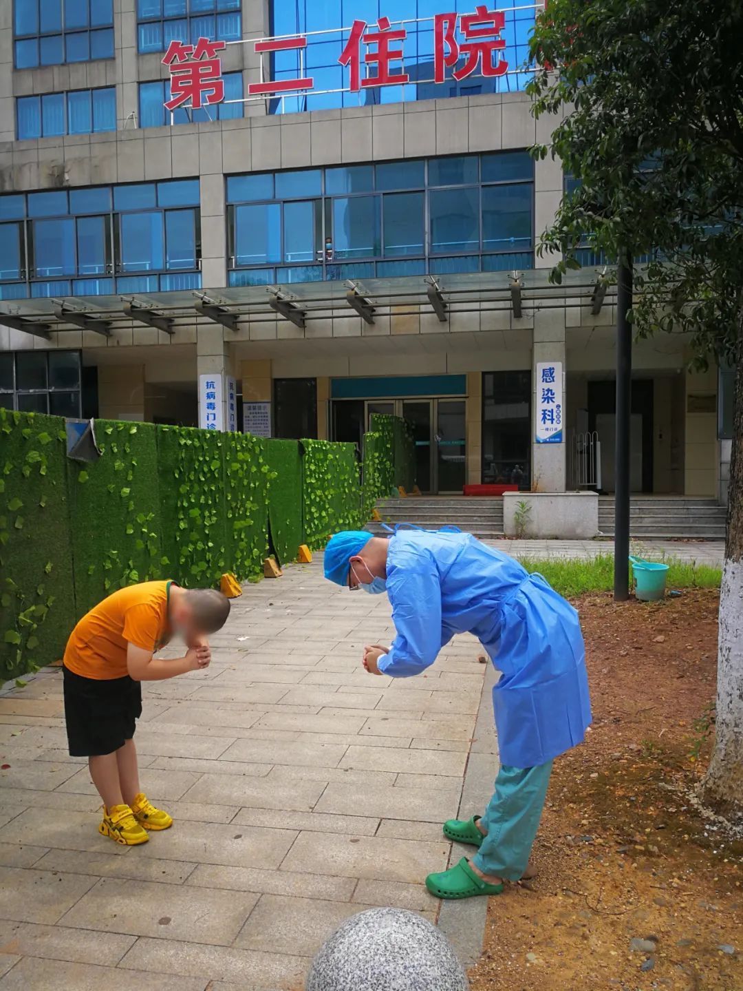 出院|株洲又一名新冠肺炎确诊患者治愈出院