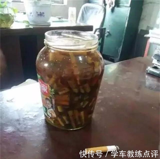 月季蚜虫难消除，喷一种“液体”，蚜虫隔天就“嗝屁”，简单实用！