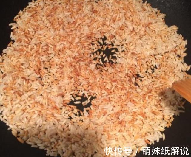 减脂|大米别再蒸饭吃了,炒一炒泡水喝,刮油又减脂,天然便宜没副作用