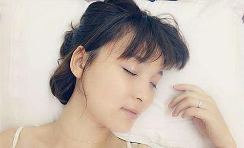 女性|女性荷尔蒙旺盛,与正常人有什么区别提升荷尔蒙,该怎么做