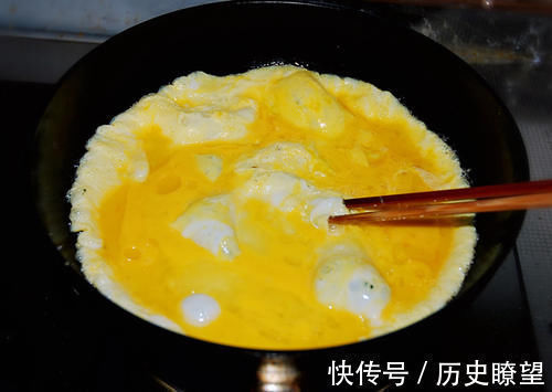 大葱|鸡蛋和它一起炒,头发乌黑,口臭没了,睡眠也好了,不懂就亏了!