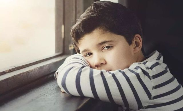 父母|父母要对自家娃大方一点，别穷养，不然娃会自卑入骨还很难改过来