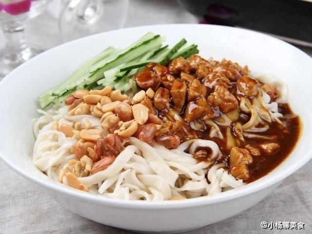 盐鸡精|想吃炸酱面不用买，大厨教你在家做，酱香浓郁又好吃，跟我学吧