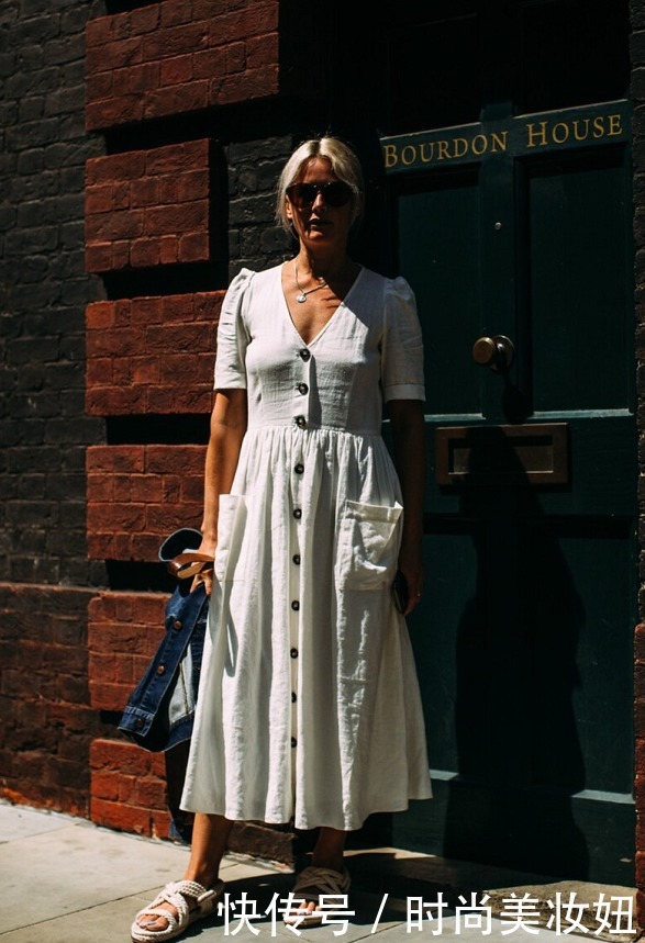 街拍|脱掉你的小白鞋吧！今年流行这种“农家渔夫鞋”，时尚又洋气