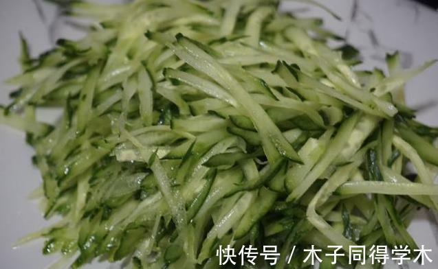 猪肉馅|立秋后,黄瓜别再凉拌,用来包饺子最好吃,比韭菜都鲜美,快来做