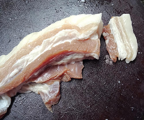 米粉|五花肉晒干后,比腊肉还好吃,冬天蒸着吃,味道太赞了