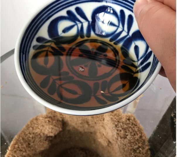 想吃芝麻酱不用买,5块钱自制1大瓶,纯正无添加,做法还简单