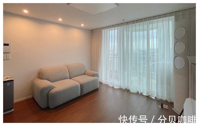 卫生间门|进门无玄关?试试她家的方法,还能多出一个餐厅,实用又耐看!