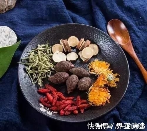 红枣|红枣和它一起泡, 每天一杯, 7天身体内湿气消, 脸色更红润!