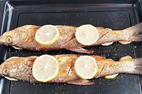 鱼腥的“克星”不是葱姜，而是它！做鱼时加一点，鱼肉鲜嫩无腥味