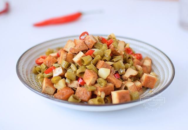 念念不忘|初秋最棒的下饭菜,家人点名要吃,酸辣爽口,不吃两碗米饭不罢休