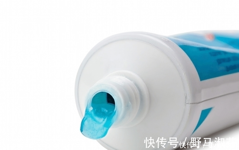 小伙伴们|家里的金属首饰黑了,需要去店里面清洗吗?在家清理一下吧