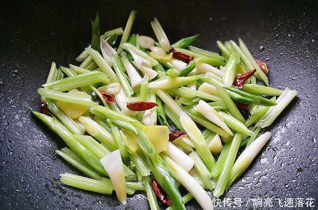 饭菜|立冬以后，这食材常给家人吃，和青芹蒜苗简单一炒，下饭菜妥妥的