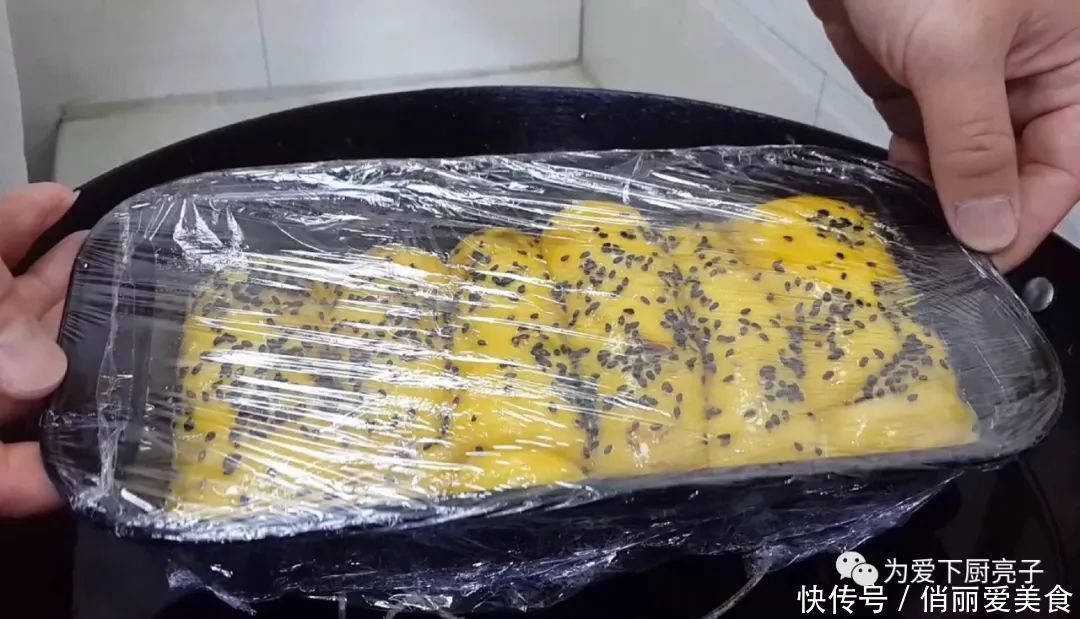 舌头状|面包新吃法,我家隔三差五做着吃,不用烤箱也能做,比蛋糕还好吃