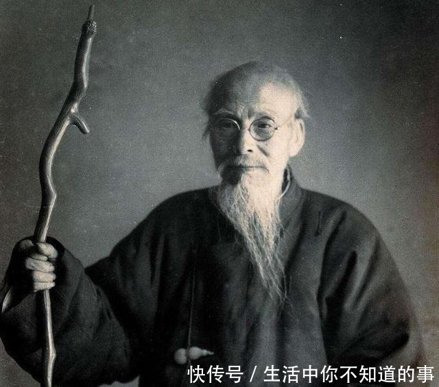 齐白石|齐白石画蝌蚪为何可以出名 放大“3.14倍”后, 发现了4维空间！