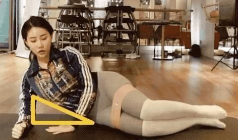 减肥|励志女孩为减掉小肚腩坚持健身一年,练出了马甲线,身材完美