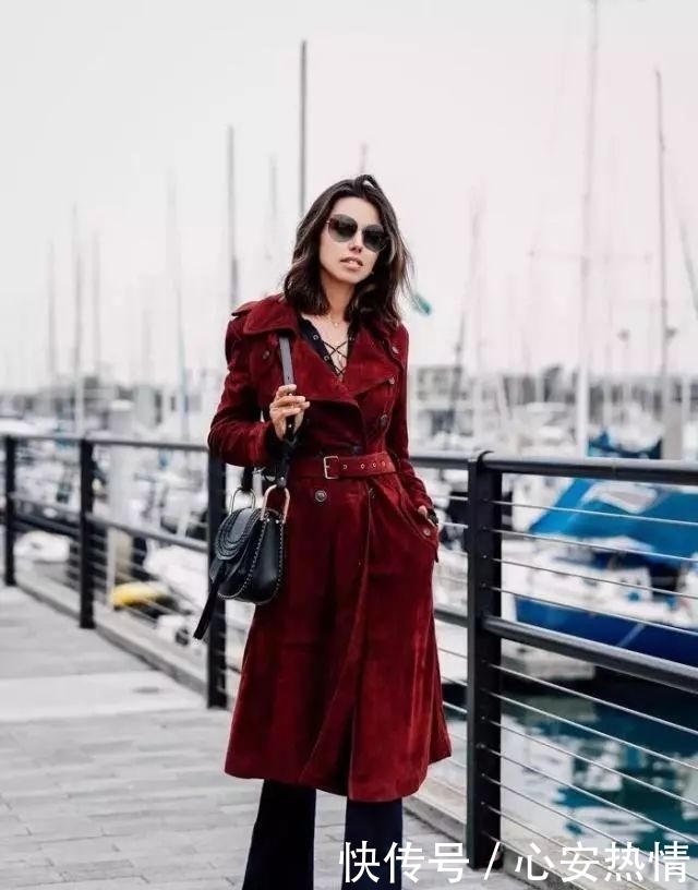 春天把这两种颜色穿在一起,你看起来又贵气又时髦,热巴都在穿