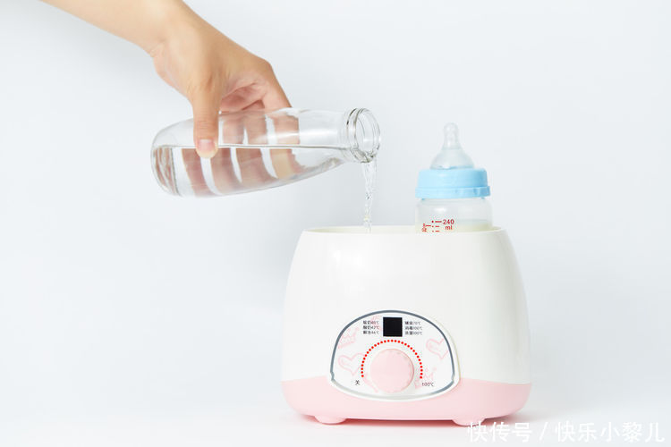 温奶器|妈妈筹备上班后娃的口粮，三个多月挤300斤母乳，沉甸甸的母爱