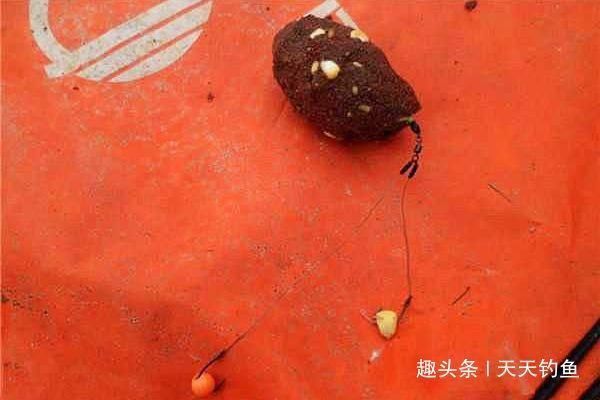 钓鱼技巧这种钓法很奇特,鱼钩挂珠子不挂饵,也能轻松钓大鱼