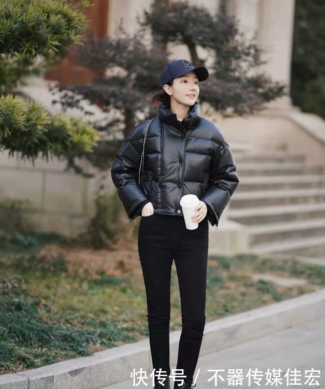 不管穿大衣还是羽绒服,都要注意“裤装”的选择,达人都在这样穿