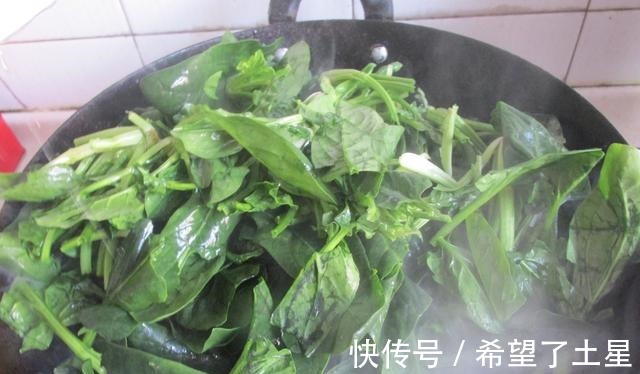 面疙瘩汤|入秋后，吃萝卜吃白菜，不如多吃这碱性蔬菜，煮煮就上桌，真滋润！