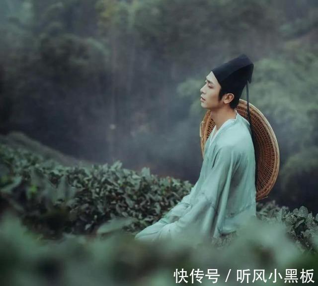 鬼怪@《聊斋志异》:大胆秀才独宿空宅,“藏”了一个金杯,后来如何?