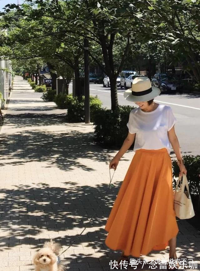无袖 这位日本主妇50岁，适龄穿搭简约又大方，堪称行走的时尚教科书