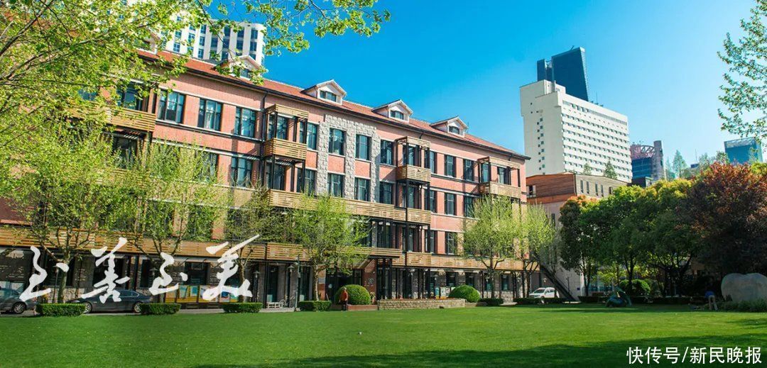 图书馆$上戏图书馆里有位“扫地僧”,退休返聘13年仍在收集戏剧史料