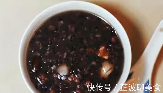 坚持喝黑米粥的人,身体会出现以下3种变化,早知早好