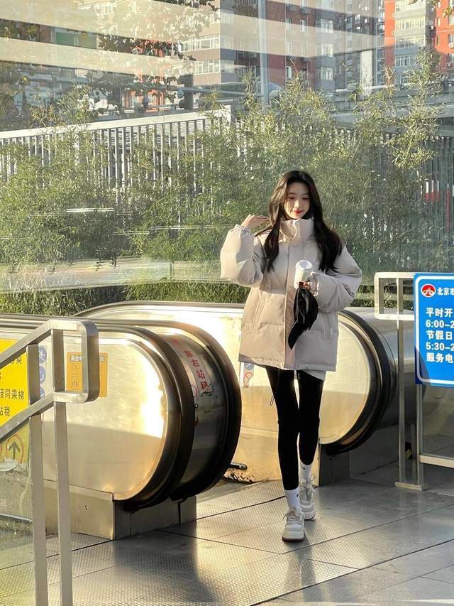 造型 怕冷的小姐姐看过来,保暖又甜美的羽绒服都在这,少女感爆棚