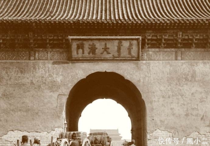 沿用|朱元璋请人给故宫题字,后龙颜大怒将他斩首,此错别字沿用到清朝