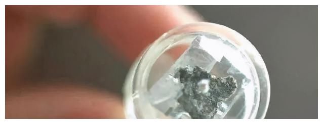 嫦娥五号公开秘密，月壤中发现玻璃，为什么美国从未说明