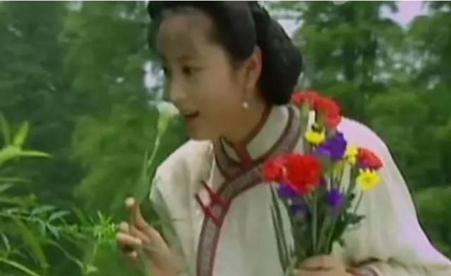 抢亲|情深深雨濛濛同是被陆振华抢亲,为何文佩专情,雪姨却与人有情