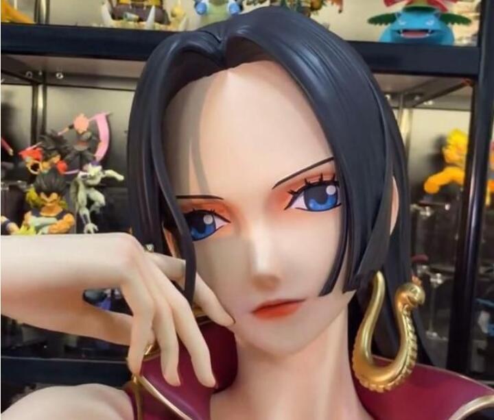 小伙|小伙花2万买女帝等身手办,父母说出17字让他面红耳赤