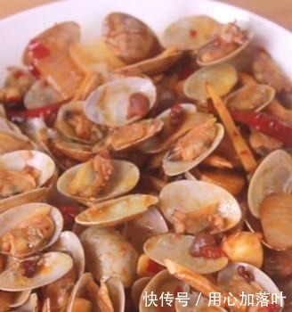 渔夫|海边的老渔夫学着像“2样”,花甲一样吐沙子,你怎么能阻止他