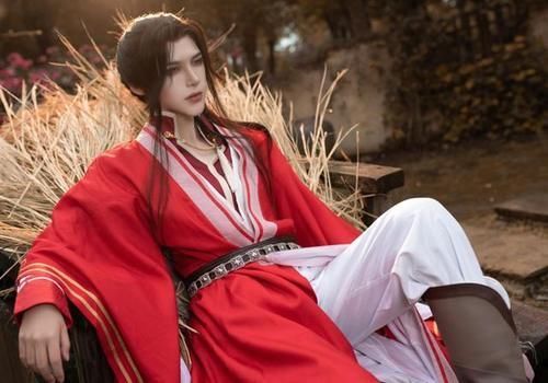 漫画|《天官赐福》花怜牛车cos,谢怜的气质很温柔,沈辞的花城好看