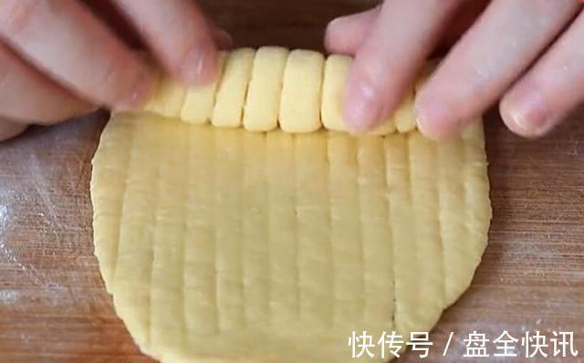 bye|秋天别再蒸馒头了，学会这一招，松软香甜，比馒头花卷好吃100倍
