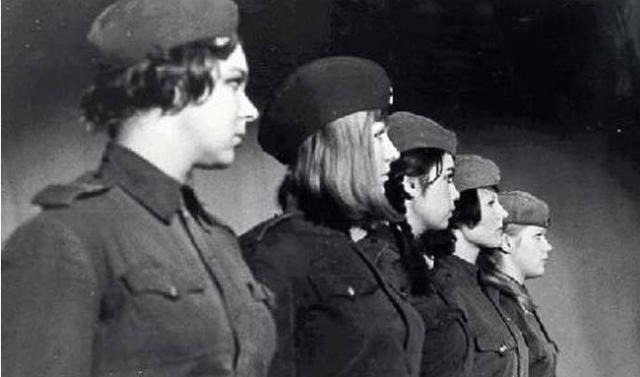 战后,苏联为快速恢复人口,想出一个奇葩