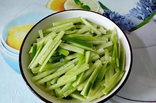  冬天|冬天，吃鸡肉鸭肉不如它，每天炒一盘，滋补又馋人，冬天不生病！