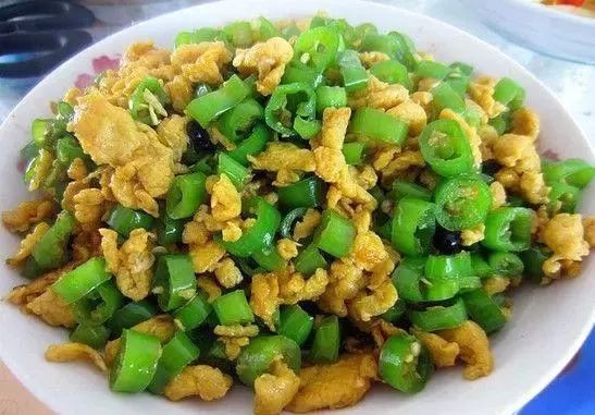 几道吃了一口就想吃掉一大盘的家常菜，做法简单，却超级下饭